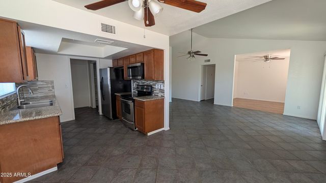 8425 W ALICE Avenue, Peoria, AZ 85345