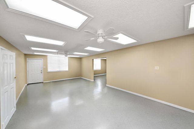 2109 County Road 2274, Cleveland, TX 77327