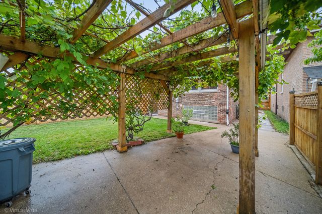2330 Gunderson Avenue, Berwyn, IL 60402