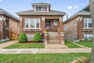 2330 Gunderson Avenue, Berwyn, IL 60402