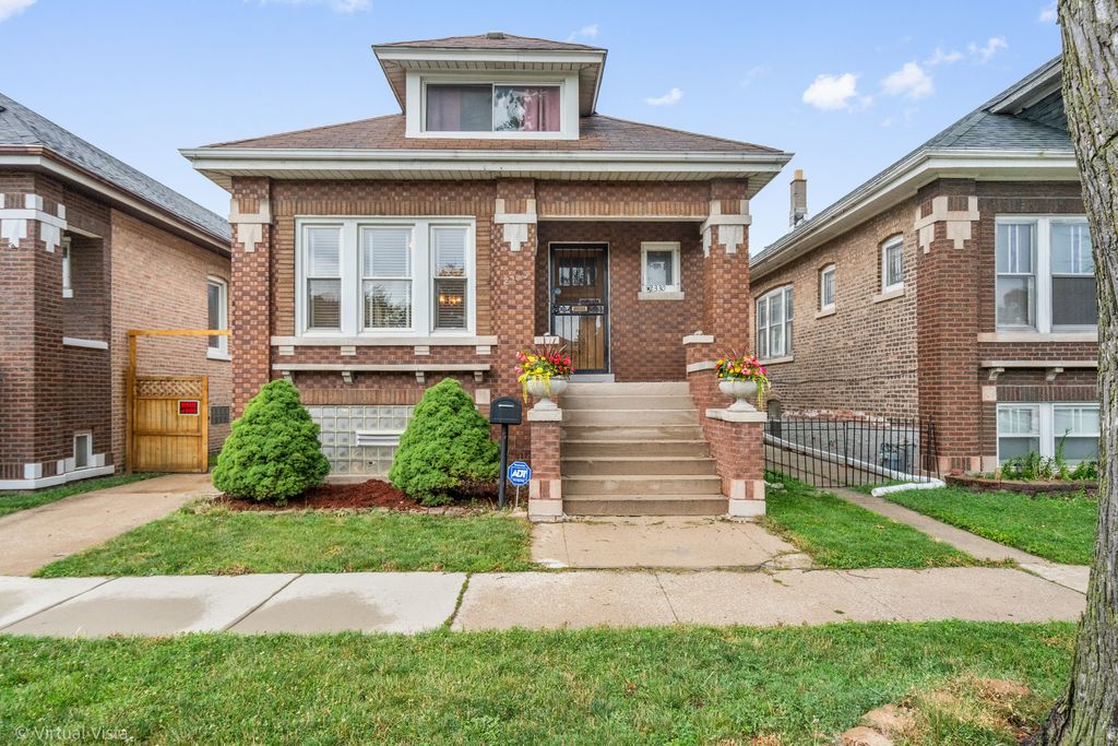 2330 Gunderson Avenue, Berwyn, IL 60402