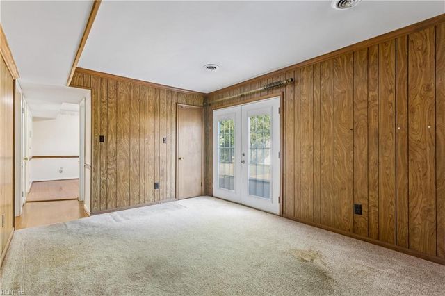 122 Tabb LN, Yorktown, VA 23693