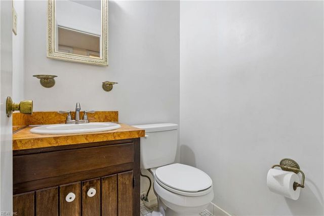 122 Tabb LN, Yorktown, VA 23693