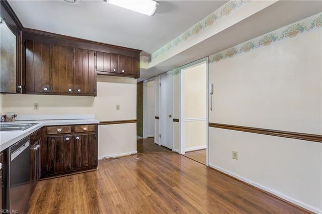 122 Tabb LN, Yorktown, VA 23693