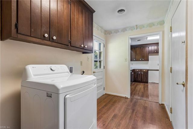 122 Tabb LN, Yorktown, VA 23693