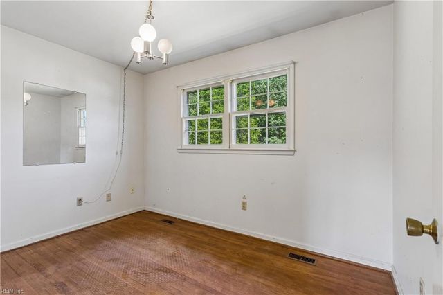 122 Tabb LN, Yorktown, VA 23693
