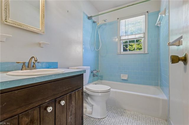 122 Tabb LN, Yorktown, VA 23693