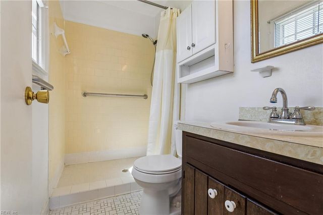 122 Tabb LN, Yorktown, VA 23693