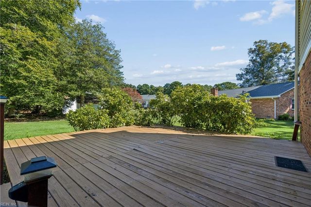 122 Tabb LN, Yorktown, VA 23693