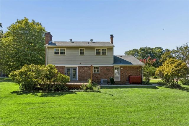 122 Tabb LN, Yorktown, VA 23693