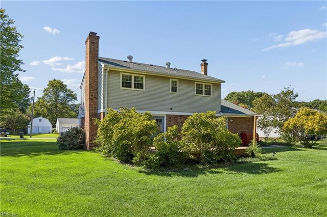 122 Tabb LN, Yorktown, VA 23693