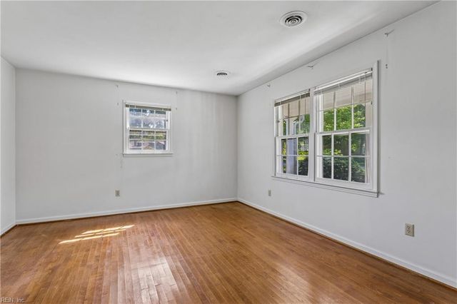 122 Tabb LN, Yorktown, VA 23693