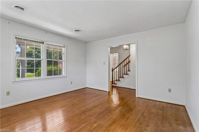122 Tabb LN, Yorktown, VA 23693