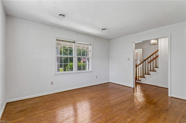 122 Tabb LN, Yorktown, VA 23693