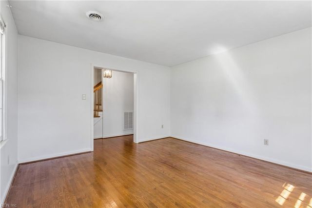 122 Tabb LN, Yorktown, VA 23693