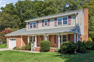 122 Tabb LN, Yorktown, VA 23693