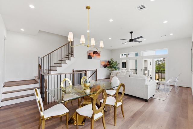 7702 Earl Rudder Way, Houston, TX 77055