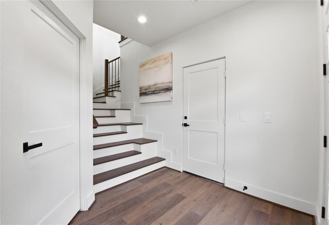 7702 Earl Rudder Way, Houston, TX 77055