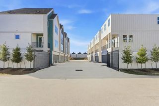 7702 Earl Rudder Way, Houston, TX 77055