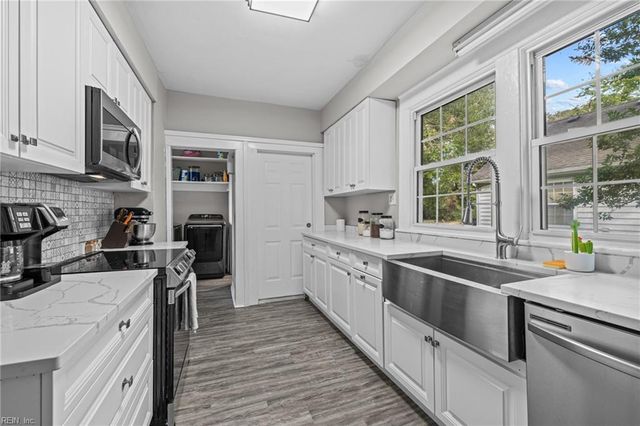 203 Saint James AVE, Suffolk, VA 23434