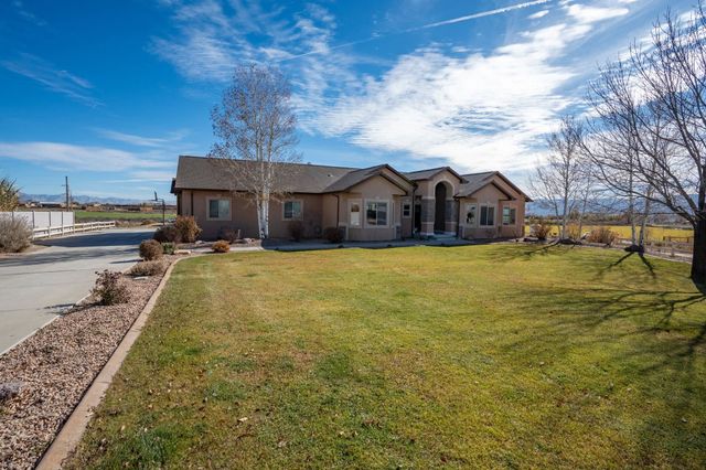 1322 Gold Lake Drive, Loma, CO 81524