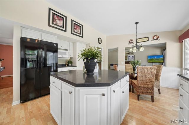 329 Meadowbrook Drive, Ballwin, MO 63011