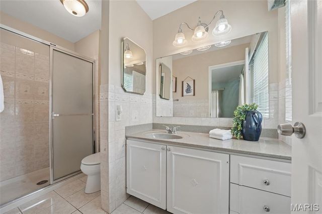 329 Meadowbrook Drive, Ballwin, MO 63011