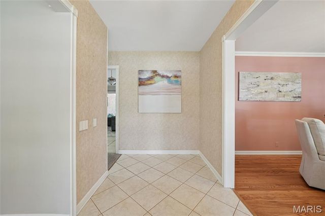 329 Meadowbrook Drive, Ballwin, MO 63011