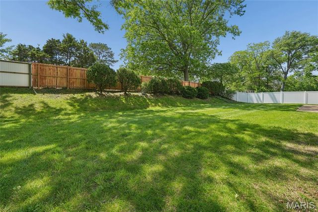 329 Meadowbrook Drive, Ballwin, MO 63011