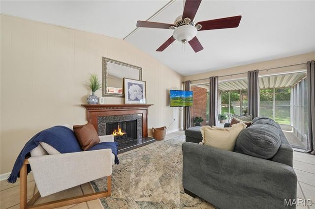329 Meadowbrook Drive, Ballwin, MO 63011