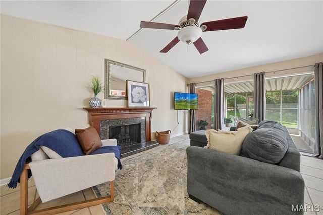 329 Meadowbrook Drive, Ballwin, MO 63011