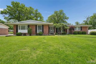 329 Meadowbrook Drive, Ballwin, MO 63011
