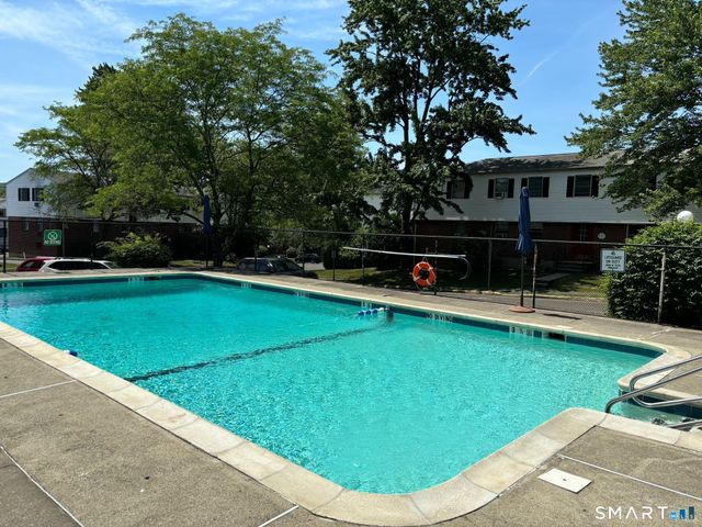 18 Fairview Drive 3, Danbury, CT 06810