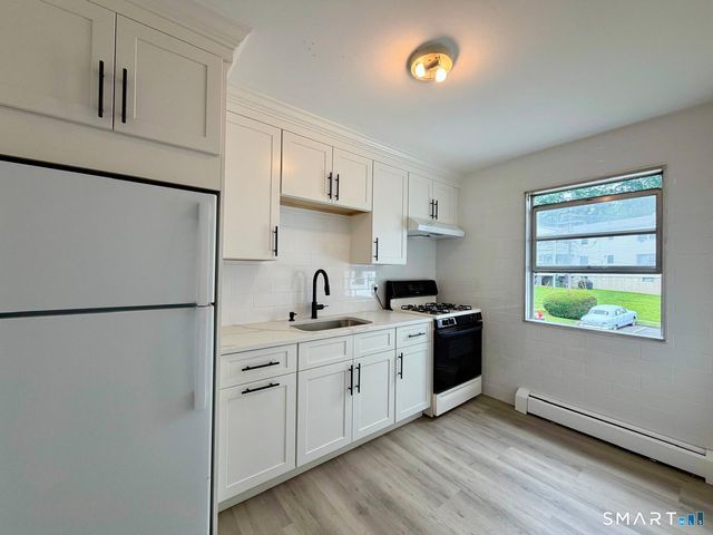 18 Fairview Drive 3, Danbury, CT 06810