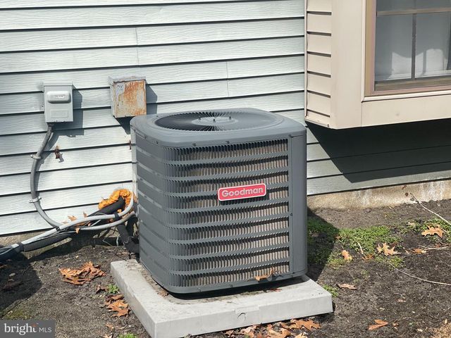 445 DURHAM CT, West Deptford, NJ 08051