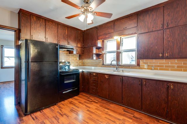 1906 S Waco Ave, Wichita, KS 67213