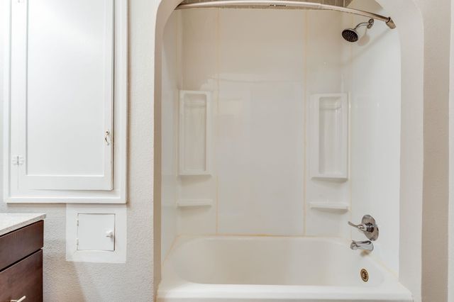 1906 S Waco Ave, Wichita, KS 67213