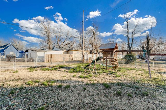 1906 S Waco Ave, Wichita, KS 67213