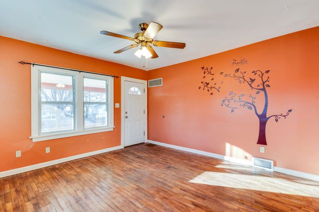 1906 S Waco Ave, Wichita, KS 67213