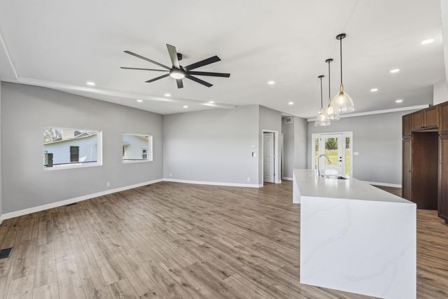 9387 State Highway 13, Kimberling City, MO 65686