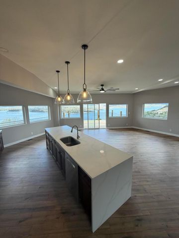 9387 State Highway 13, Kimberling City, MO 65686