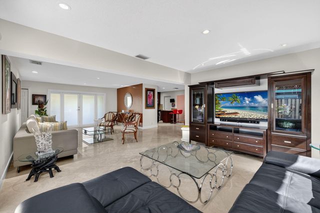 2300 NE 16th Avenue, Wilton Manors, FL 33305