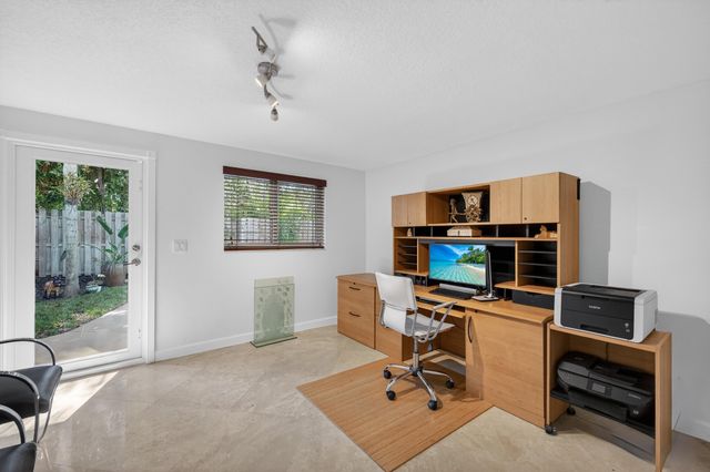 2300 NE 16th Avenue, Wilton Manors, FL 33305