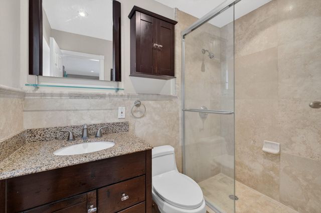 2300 NE 16th Avenue, Wilton Manors, FL 33305