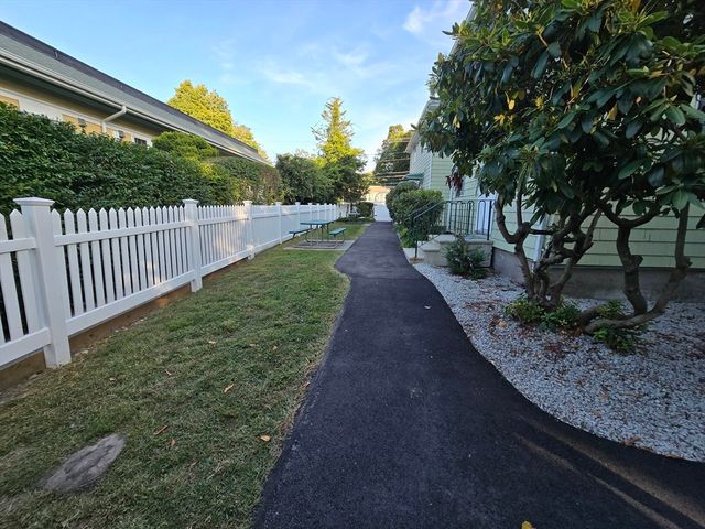 288 Pleasant St 7, Stoughton, MA 02072