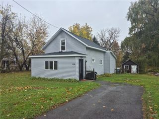 8506 Oswego Road, Clay, NY 13027