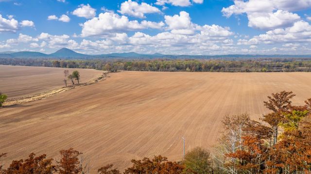 208 Lake Valley Drive, Maumelle, AR 72113