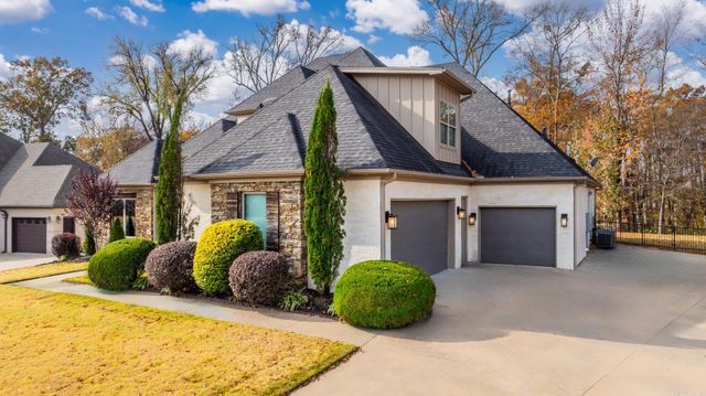 208 Lake Valley Drive, Maumelle, AR 72113