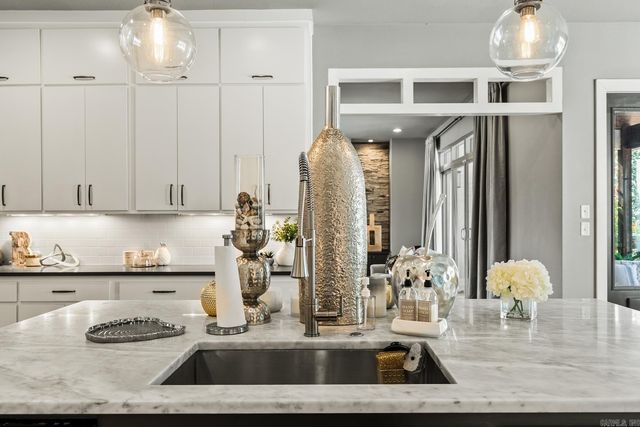 208 Lake Valley Drive, Maumelle, AR 72113