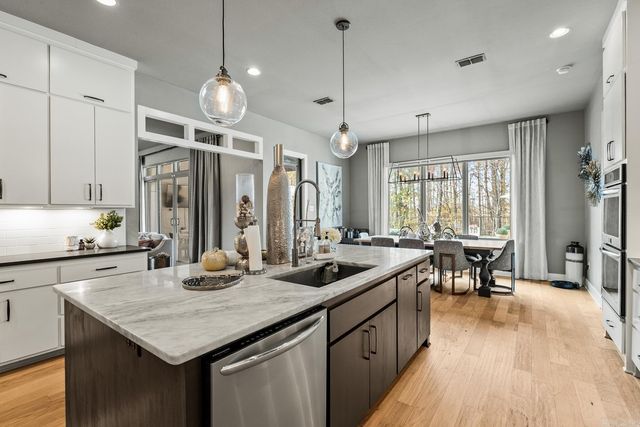 208 Lake Valley Drive, Maumelle, AR 72113